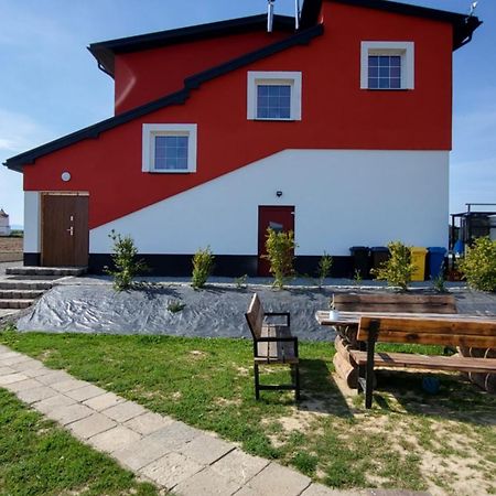 Apartamenty Czerwona Stodola 克沃兹科 外观 照片